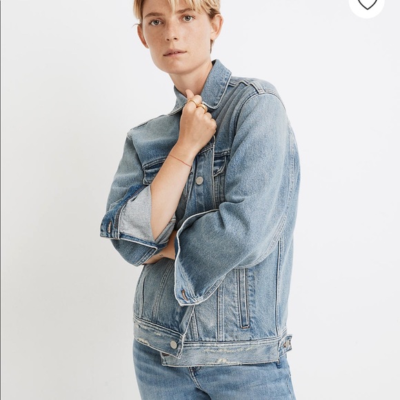 Oversized Trucker Jean Jacket in Akenside Wash